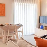 Cozy 1br Beachside By Lovelystay פורטו