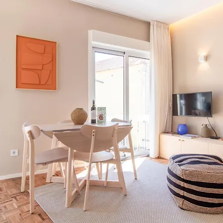 Cozy 1br Beachside By Lovelystay פורטו