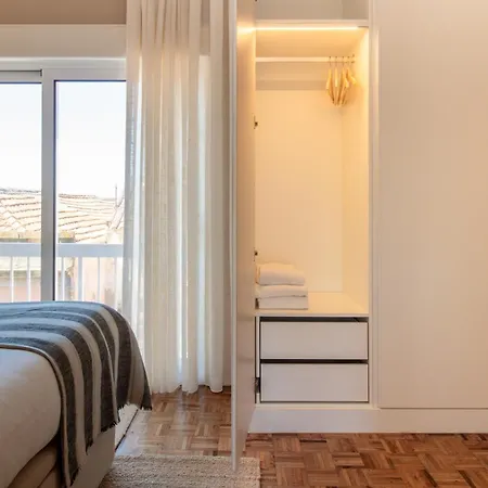 Apartamento Cozy 1br Beachside By Lovelystay Porto